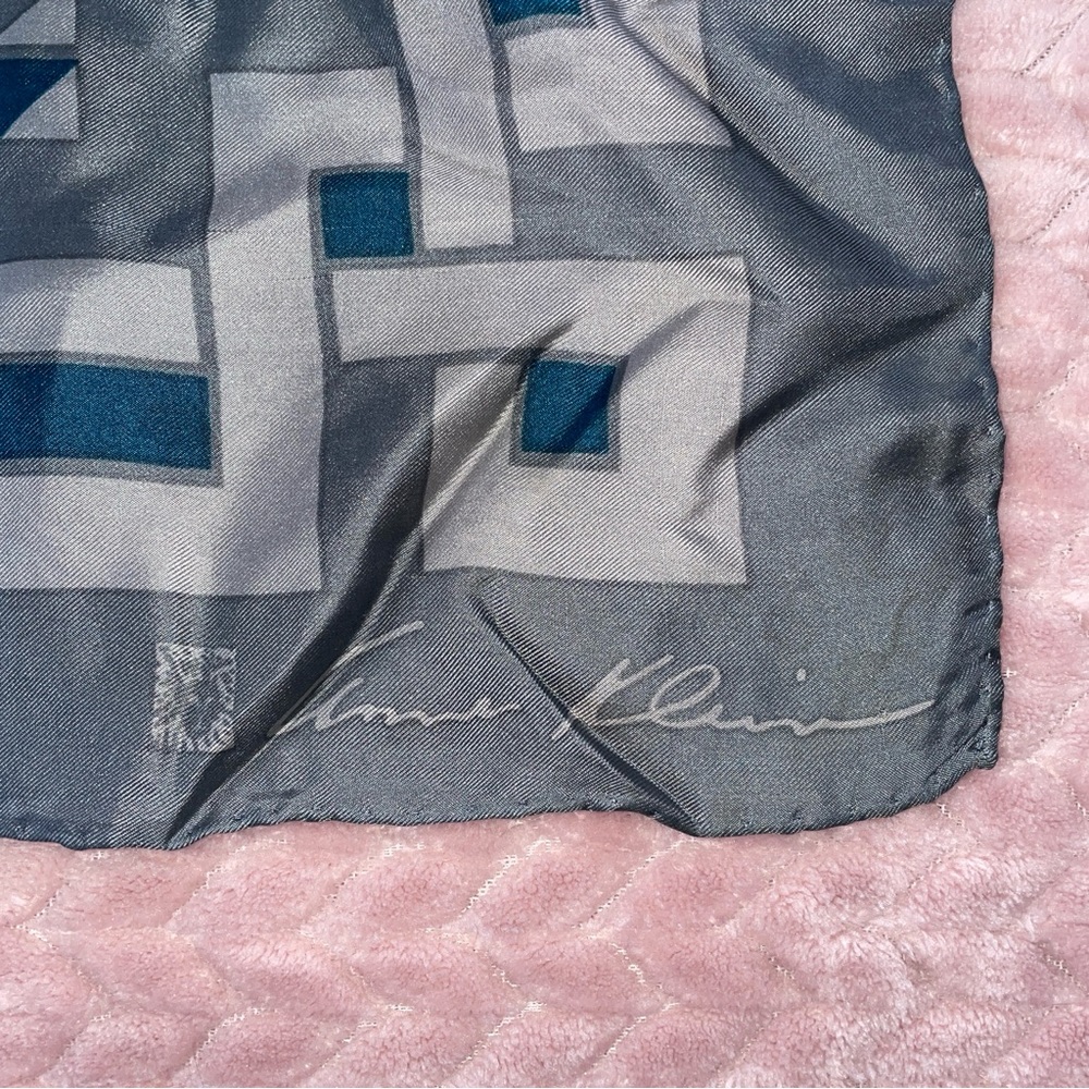Anne Klein silk scarf - Picture 2 of 2
